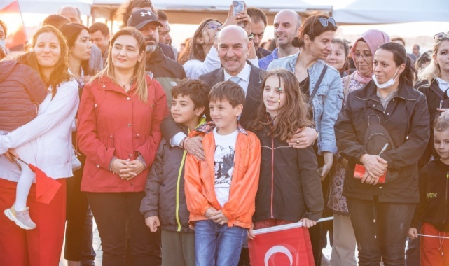 Başkan Soyer: Sizler Türkiye&#039;nin Umut Çiçeklerisiniz