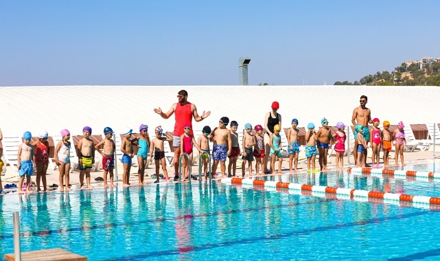 Bayraklı’da Yüzme Bilmeyen Kalmayacak