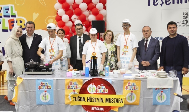 Bergama’da Özel Eğitim Sınıfları Öğrencilerinin Yaptıkları Yemekler Yarıştı