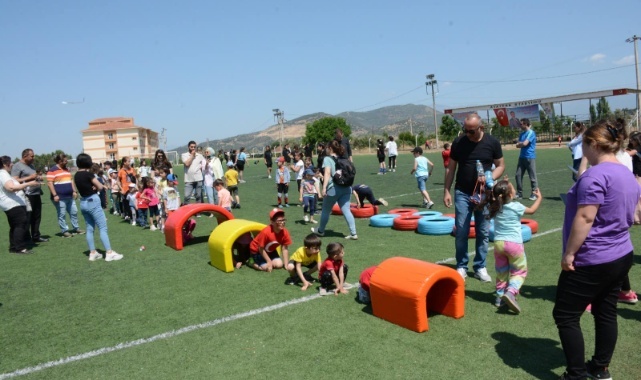 Beydağlı Çocukların Rengarenk Uçurtma Coşkusu