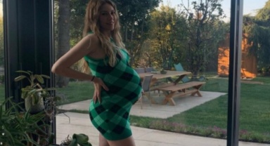 Çeşme'de İkinci Bebek Pozu