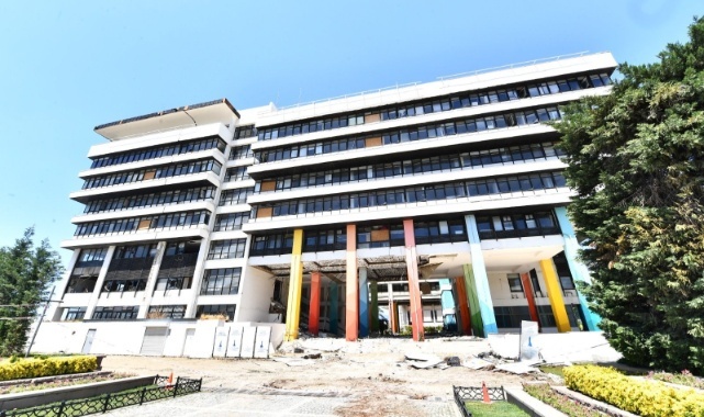 Depremde Hasar Gören Hizmet Binası Yıkılıyor