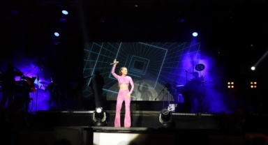 Derya Uluğ Bayındırlılara Unutulmaz Bir Gece Yaşattı