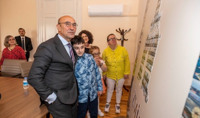 Engelli Çocuklardan Başkan Soyer’e Ziyaret