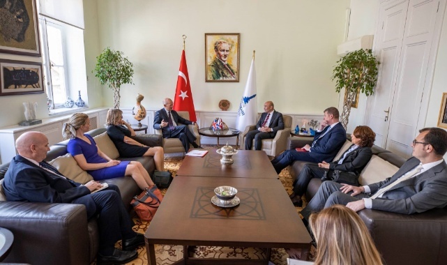 ​İngiltere Büyükelçisi&#039;nden İzmir Büyükşehir Belediyesi&#039;ne Ziyaret