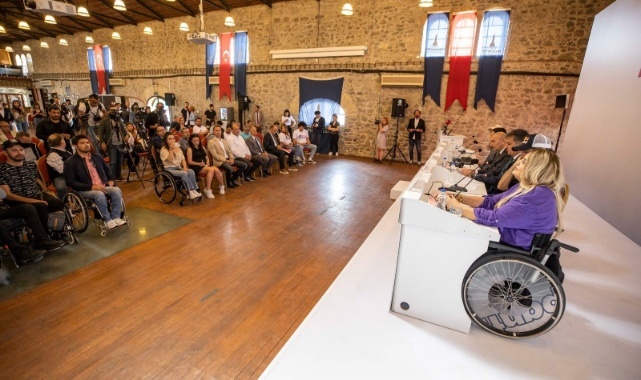 İzmir Koşamayanlar İçin Koşacak