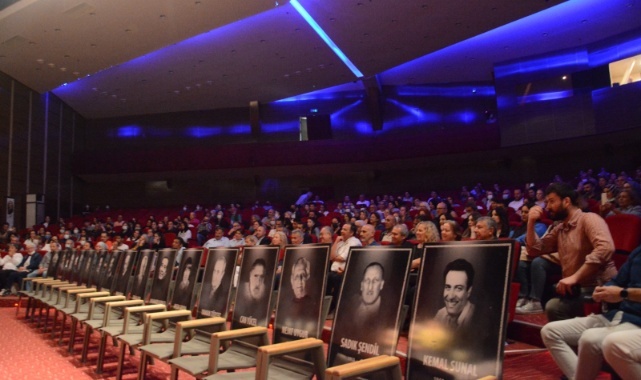 Müjdat Gezen 62. Sanat Yılını Torbalı’da kutladı