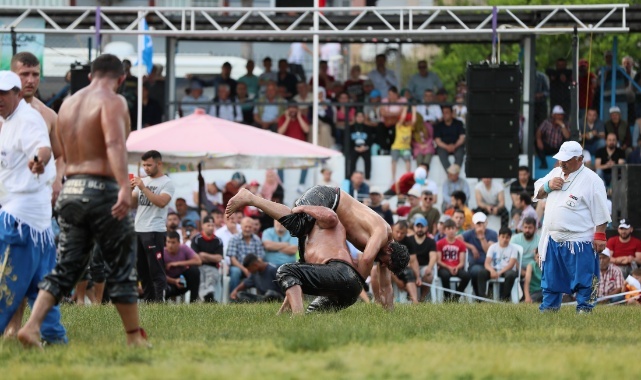 Pehlivanlar Helvacı&#039;da Er Meydanı&#039;na İndi
