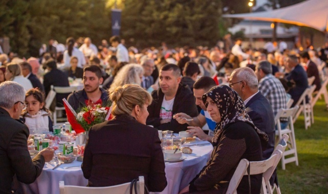 Tarihi Havagazı Fabrikası’nda Şükran Sofrası Kuruldu