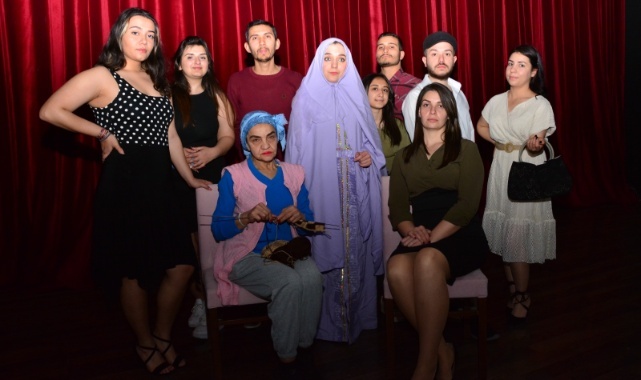 Torbalı Belediyesi’nden Tiyatro Ziyafeti