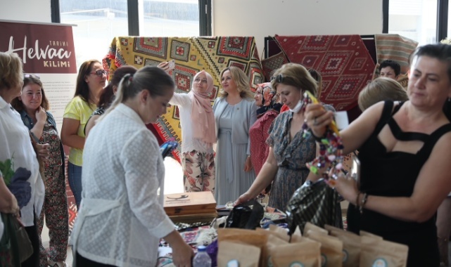 Aliağa Gençlik Merkezi’nde Tarihi Helvacı Kilimi Sergisi
