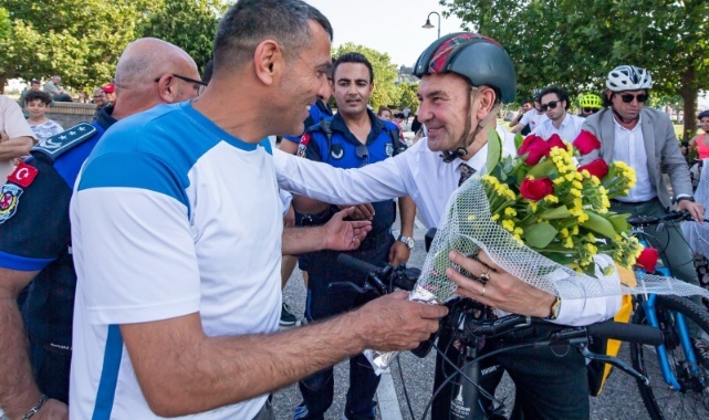 Başkan Soyer’den Bisikletli Ulaşım Çağrısı