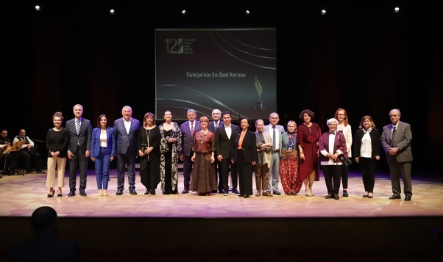 ​Başkan Soyer’e Üç Ödül Birden