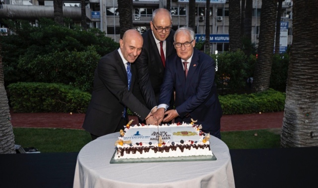 Başkan Soyer: Kutlamalarımız Gecikse de Dayanışmamız Sürdü