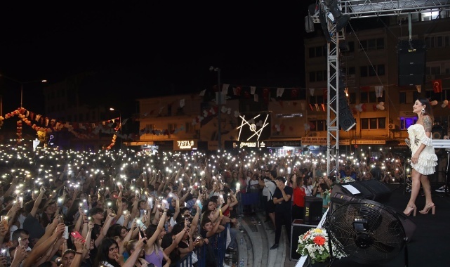 Bergama Melek Mosso ile Coştu