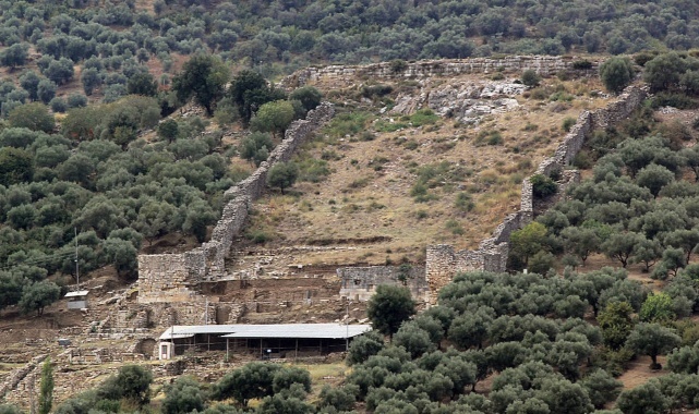 Beş Bin Yıllık Metropolis Antik Kenti’ne Taş Ocağı