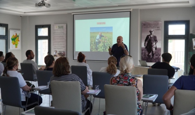 Efes Tarlası Yaşam Köyü'nde Eğitimler Devam Ediyor