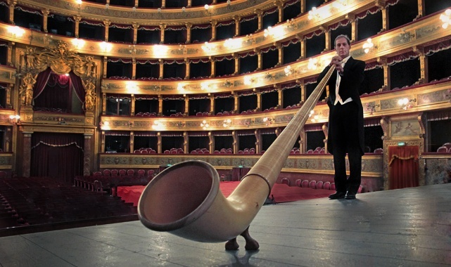 Festival'de Bilmediğimiz Çalgılar, Duymadığımız Sesler Alphorn &amp; Bayan İkilisi, İzmir Agora'da