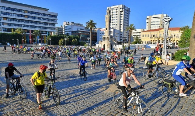 İzmir’de Bisiklet Hayatın Her Alanında