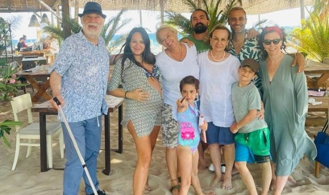 İzmirli Ünlü Avukat, Kızı Gupse Özay'ın Hamilelik Fotoğrafını Paylaştı