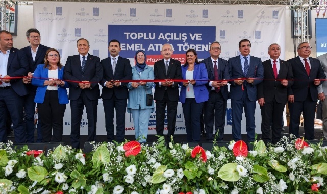 Kılıçdaroğlu, Kuşadası'nda Toplu Açılış ve Temel Atma Törenine Katıldı