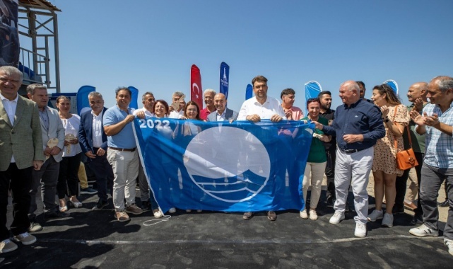 Akarca Plajı Mavi Bayrağını Geri Aldı