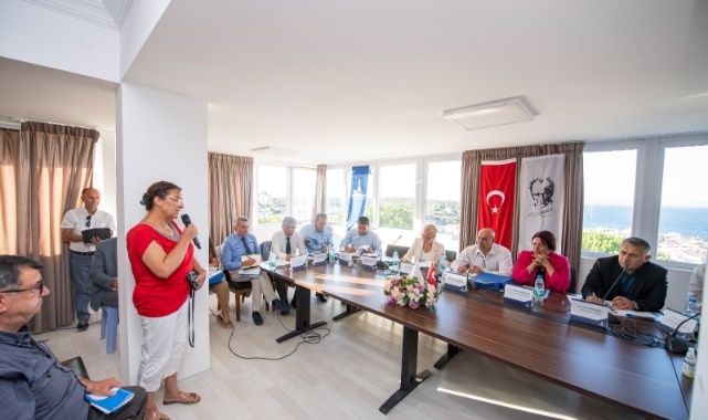 Başkan Tunç Soyer Karaburunlu Muhtarlarla Buluştu