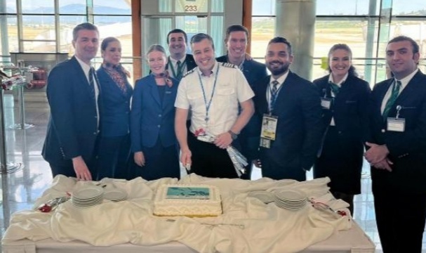 Dubai'den İzmir'e Direkt Uçuş Başladı