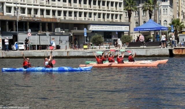 İzmir Körfez Festivali’nin İkinci Gününde Renkli Görüntüler