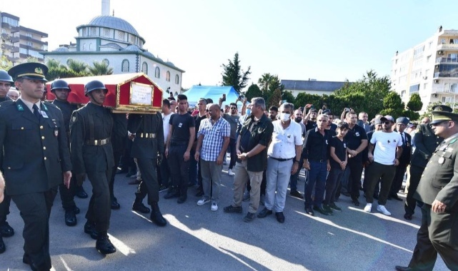 İzmir Şehidini Uğurladı