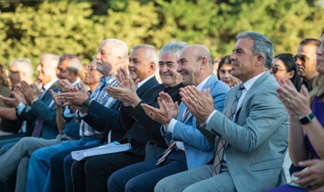 Miniklerin İlk Mezuniyet Heyecanına Başkan Soyer de Ortak Oldu