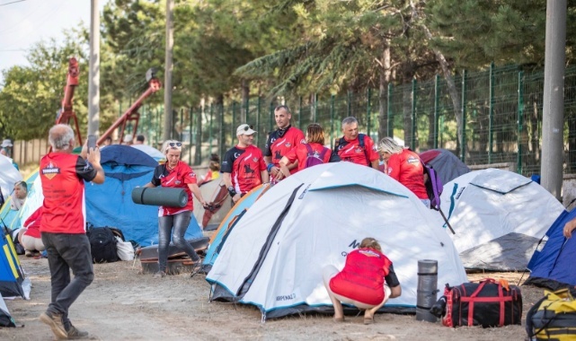 Afyon Yeşilçiftlik’te çadırlar kuruldu
