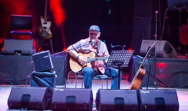 Bülent Ortaçgil'den Kültürpark'ta 50. Yıl Konseri