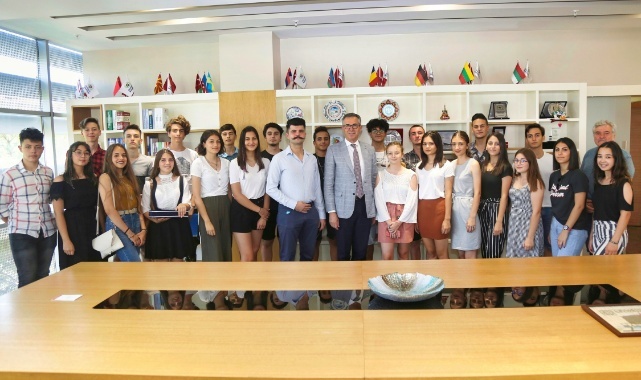Gaziemir Belediyesi Gençlik Meclisi Yola Çıkıyor