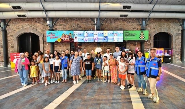 İzmir Büyükşehir Belediyesi Şehit ve Gazi Çocuklarını Sinemayla Buluşturdu