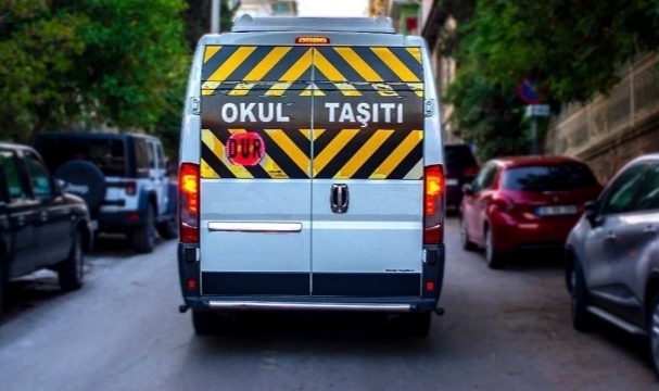 İzmir'de öğrenci servisleri zamlandı