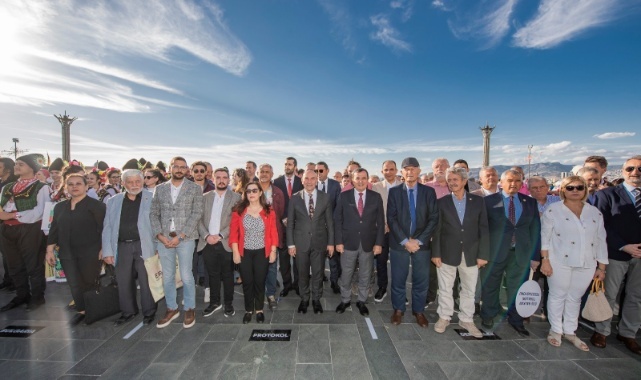 Başkan Soyer: Barışa beraberce sımsıkı sarılmalıyız