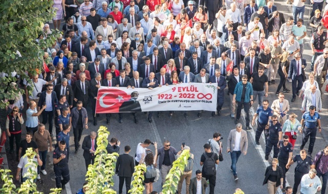 Basmane’den Cumhuriyet Meydanı’na zafer yürüyüşü