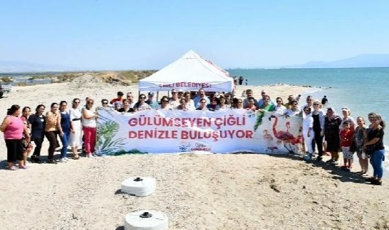 Çiğli&#039;ye plaj! İlçe denizle buluştu