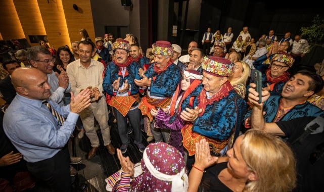 ​İzmirli 100 muhtar Zafer Yolu’nda ilk oyunlarını sahneleyecek