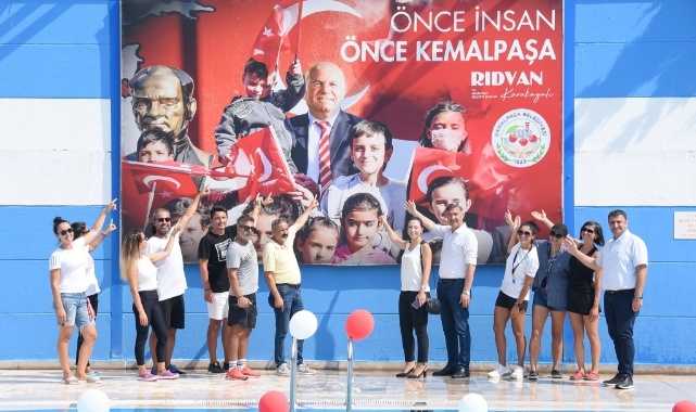 Kemalpaşa'da Yüzlerce Çocuk Yüzme Öğrendi