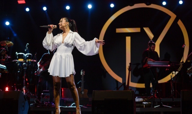 Kültürpark’ta konserler geçidi Tuğba Yurt’la devam etti