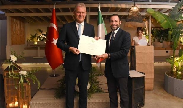 Özgener’e İtalya Devlet Nişanı verildi