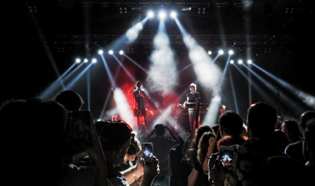 Sanat ve eğlencenin adresi İzmir Fuarı