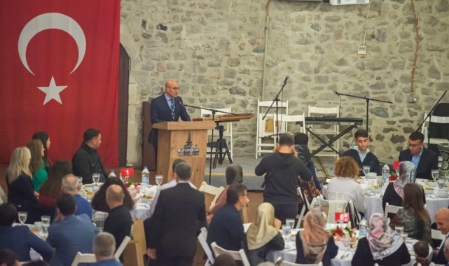 Başkan Tunç Soyer Büyükşehir’in din görevlileri ile bereket sofrasında buluştu