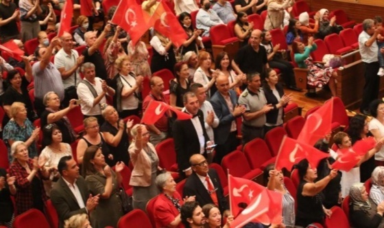 İtfaiye Haftası’nda İzmirli itfaiyeciler sahne aldı