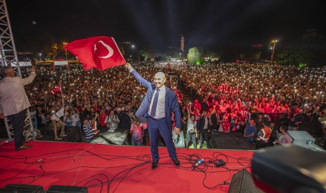 Yaşasın demokrasi, yaşasın Cumhuriyet!