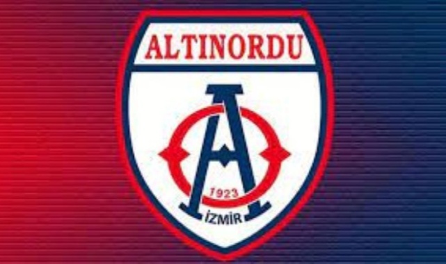 Altınordu&#039;da iki futbolcuyla yollar ayrıldı!