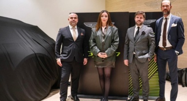 Aston Martin Türkiye, Dünyanın En Güçlü Suv'si Dbx707 İçin İzmir Showroomunda Özel Davet Verdi!