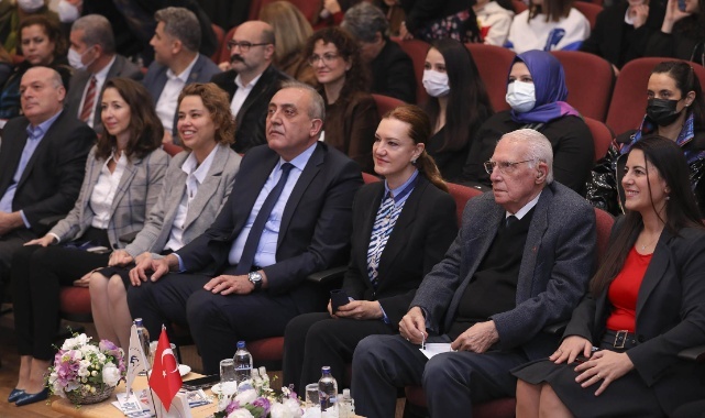 DEÜ&#039;de Öğretmenler Günü Töreni düzenlendi